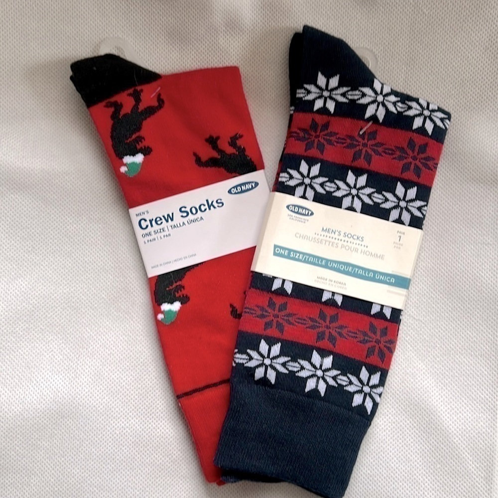 NEW!!! Men’s 2 Pair Cotton Blend Winter Holiday Novelty Socks One Size